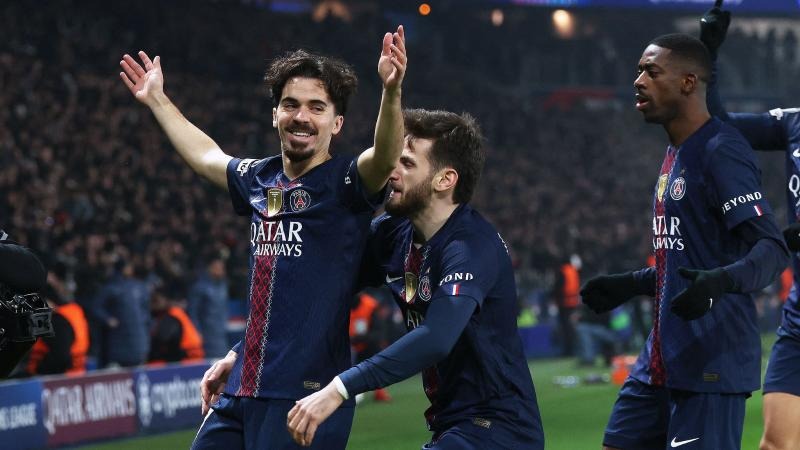 恩昆库转战意甲后表现低迷，转会费3700万欧元成“水漂”，难复巅峰状态。